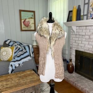 Faux Fur Collar Knit Vest - Beige